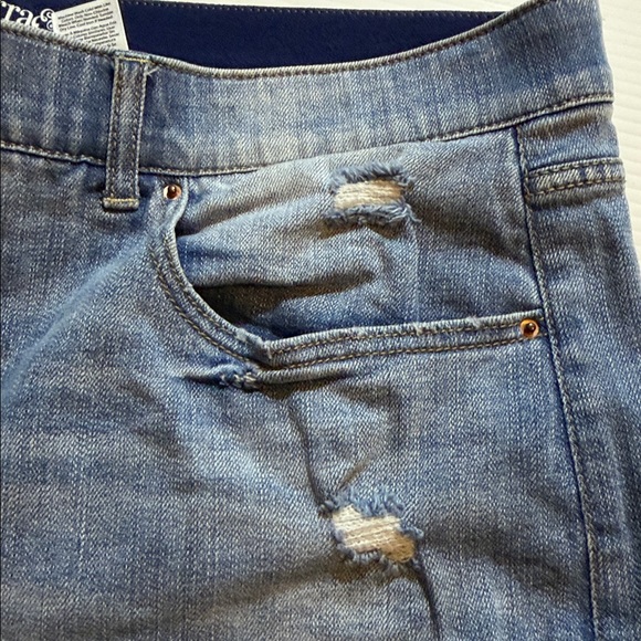 Terra & Sky Distressed Button-Front Denim Shorts - Blue - Picture 4 of 12